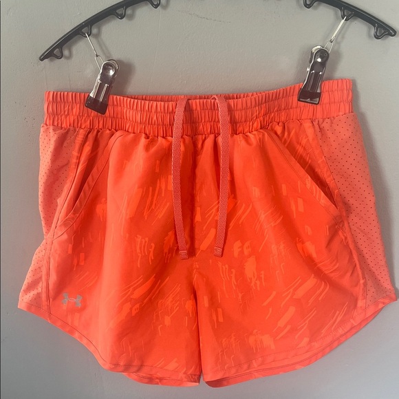 Under Armour Women's Vibrant Orange Athletic Shorts Size XS - Picture 1 of 7